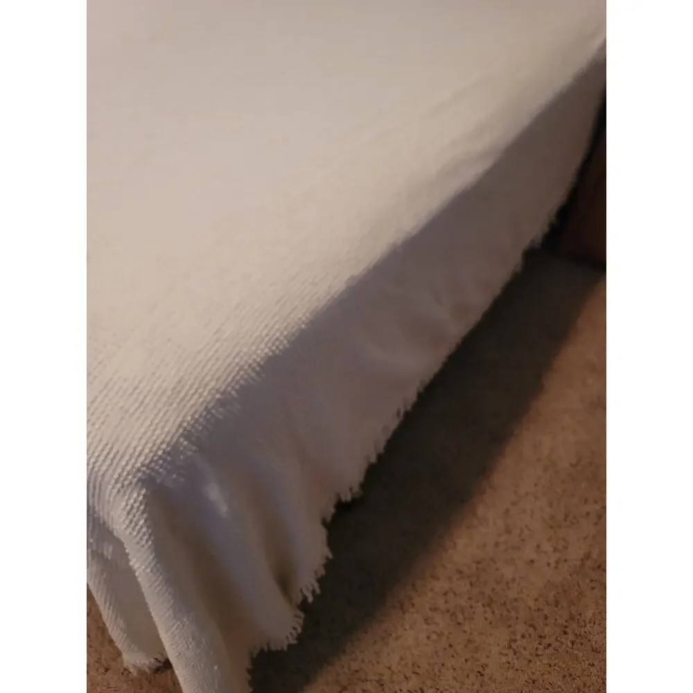 Vintage Bates Cream Cotton Bedspread - Double (Full) or Queen Size